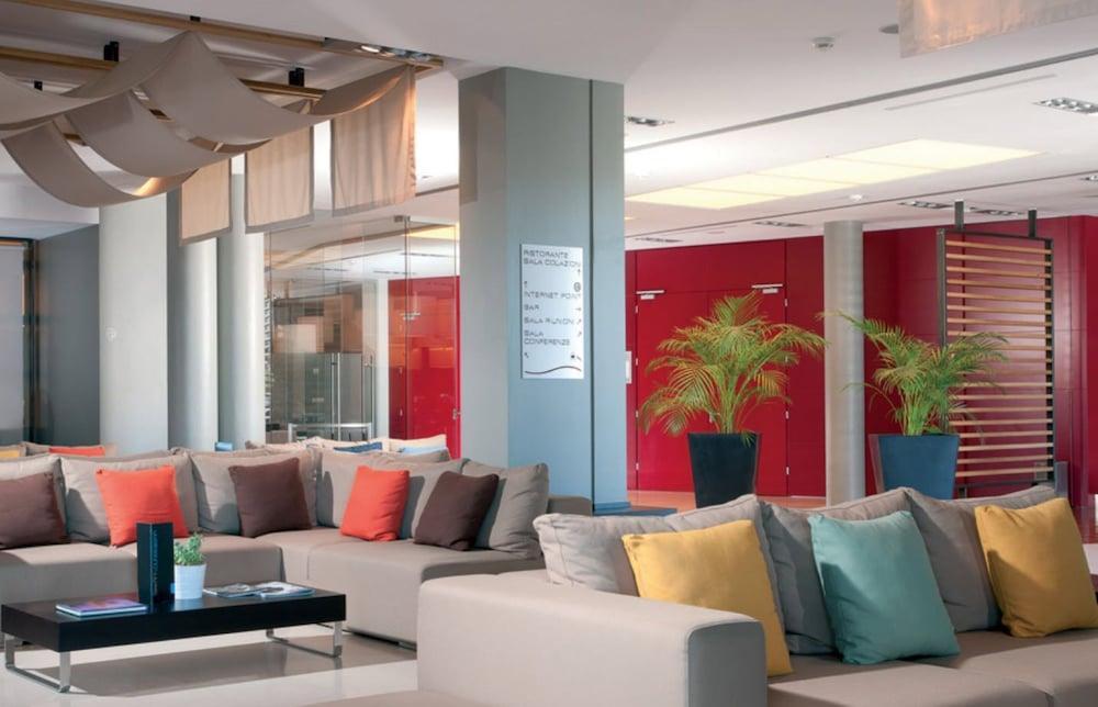 Sea Art Hotel Vado Ligure Bagian luar foto