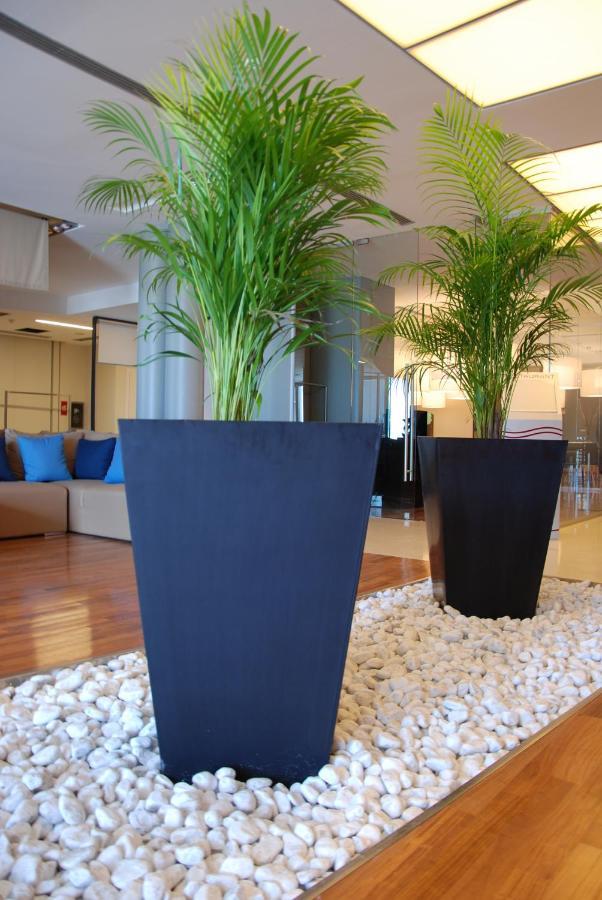 Sea Art Hotel Vado Ligure Bagian luar foto