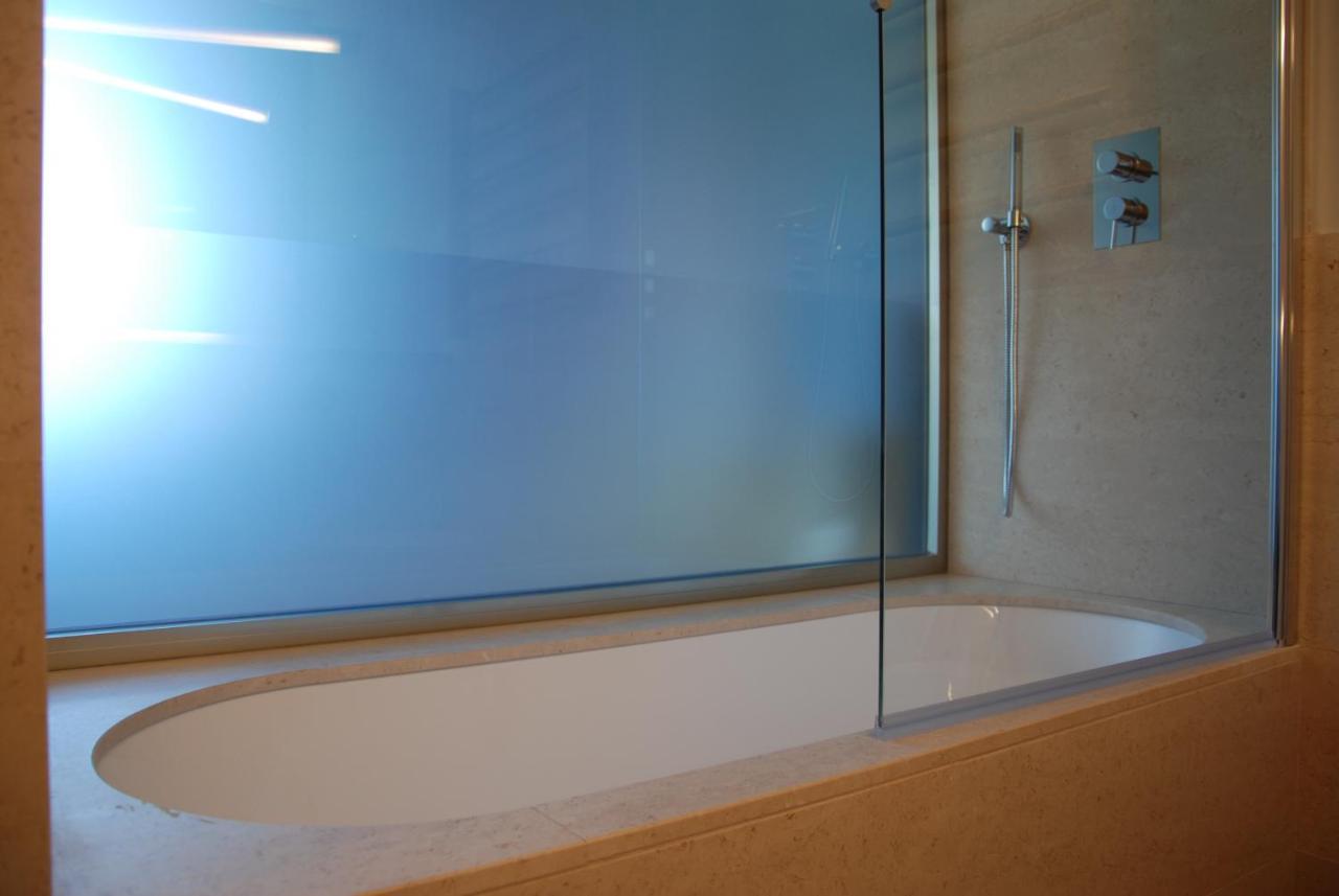 Sea Art Hotel Vado Ligure Bagian luar foto