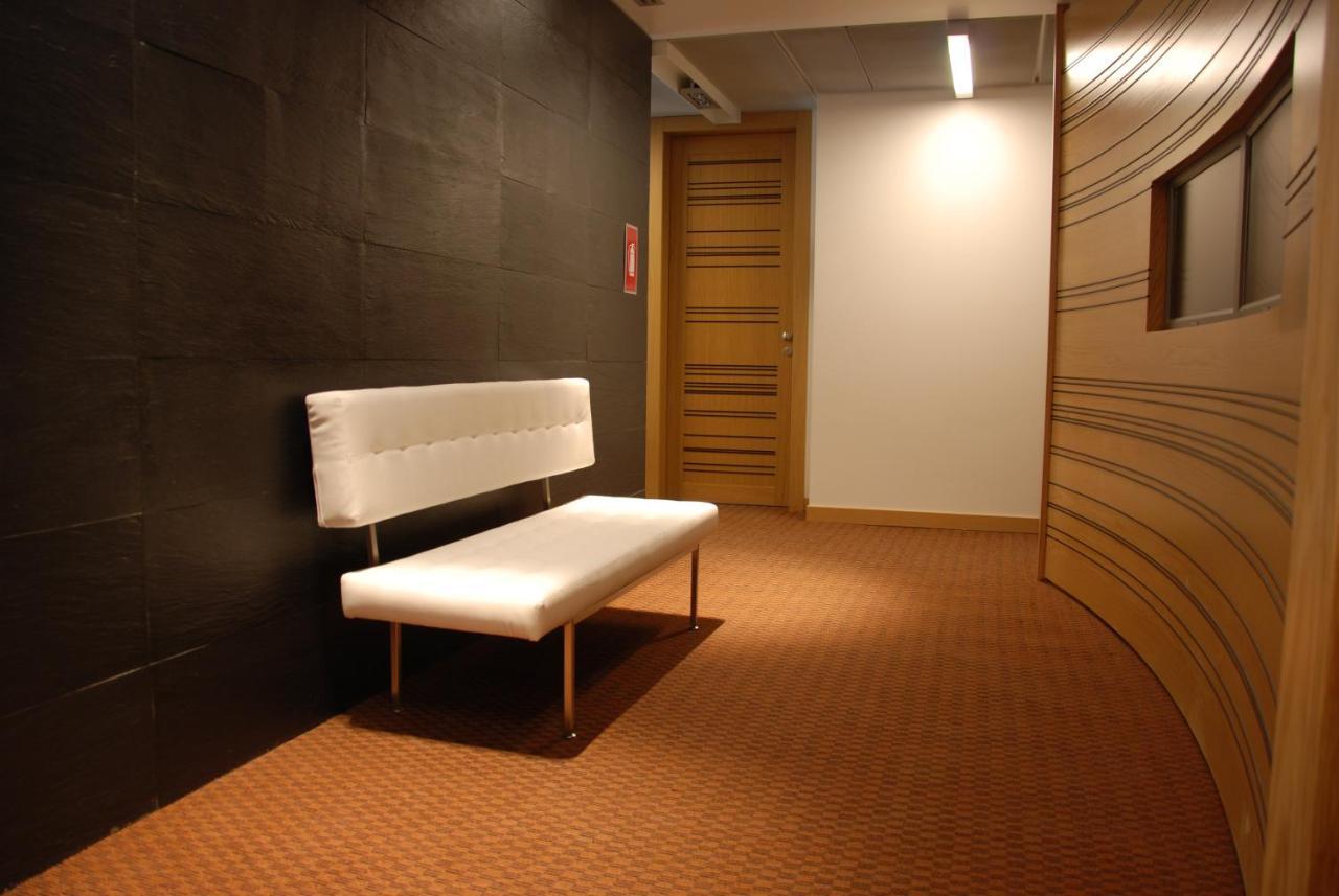 Sea Art Hotel Vado Ligure Bagian luar foto