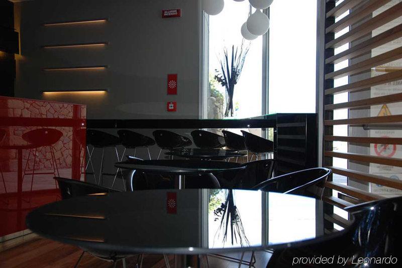 Sea Art Hotel Vado Ligure Bagian luar foto