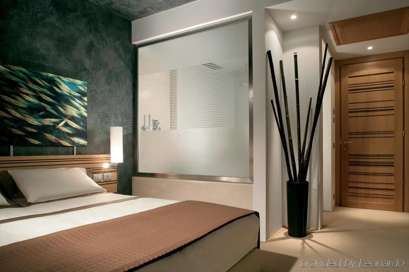 Sea Art Hotel Vado Ligure Bagian luar foto