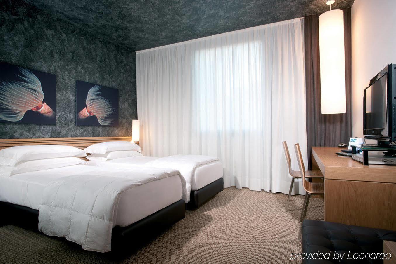 Sea Art Hotel Vado Ligure Bagian luar foto