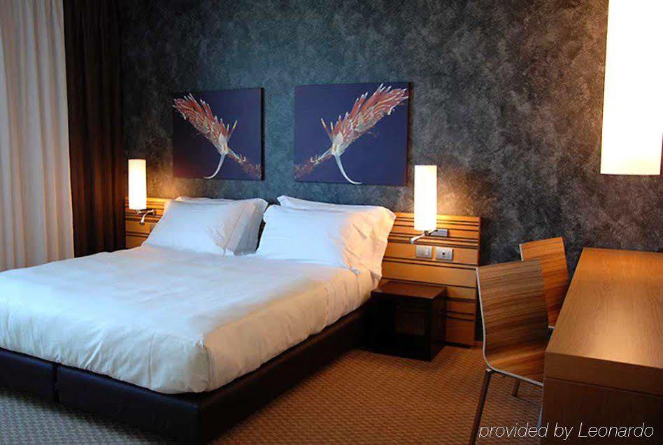Sea Art Hotel Vado Ligure Bagian luar foto