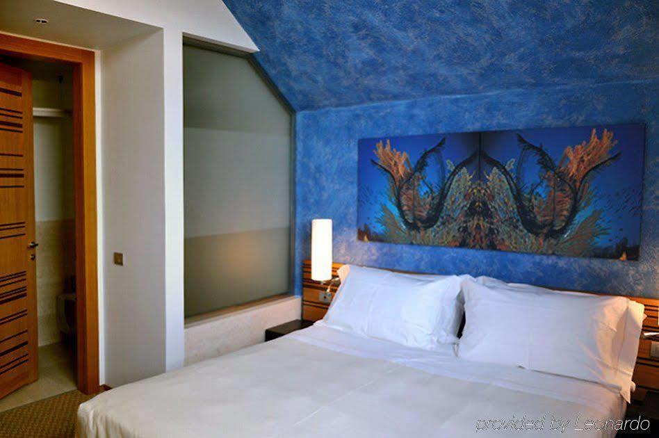 Sea Art Hotel Vado Ligure Bagian luar foto